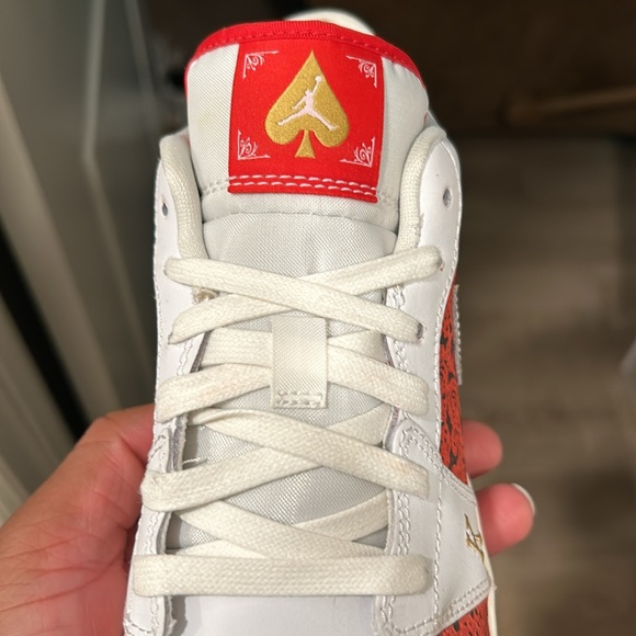 Air Jordan 1 Low SE - Picture 3 of 9